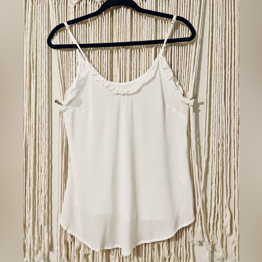Altar’d State Women’s Sz Med White Lightweight Ruffle Tank EUC